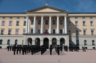 Kronprinsen til stede ved drilloppvisning