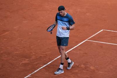 Jack Drapers fysiske problemer fortsetter: Han trakk seg i første runde av Barcelona Open til tross for at han vant settet