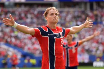 Schjelderup bytter til stjerneagent