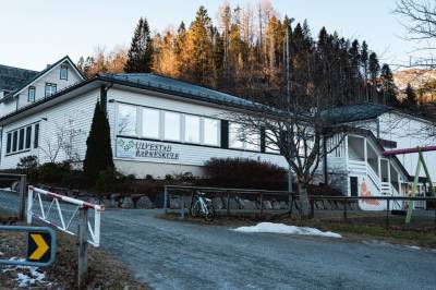 Kommunen krev millionbeløp fordi det vart oppretta privatskule