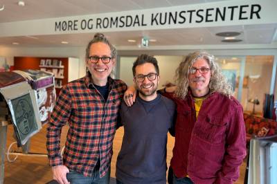 width=device-width, initial-scale=1, viewport-fit=cover