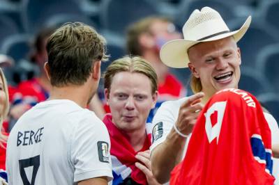 Overrasker på sosiale medier: - Howdy!