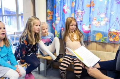 Nå vet forskerne mer om hva som virker for barn med nedsatt hørsel