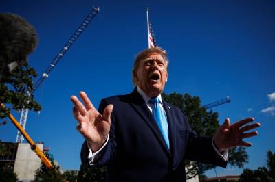 Trump bekrefter: Trusler fikk USA til å flytte bombefly fra Storbritannia