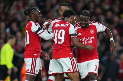 Ødegaard-innhopp da Arsenal slet seg til seier
