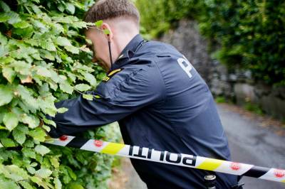 Begge foreldrene er siktet etter at et barn døde