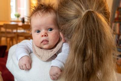 Fore­slår forsøk med å la småbarns­for­eldre jobbe mindre