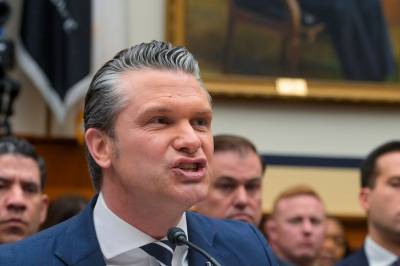 Det slo gnister om Iran-krigen i grilling av Pete Hegseth