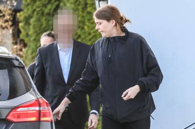 Peker på forsvars­ministeren etter pågripelser: – Føler meg ikke trygg