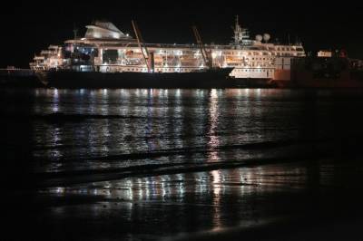 De skulle leve på cruiseskip – nå er de strandet i Asia