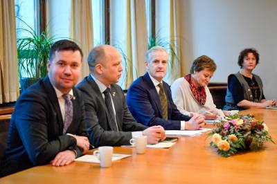 Sp ber Ap snu om Epstein-gransking