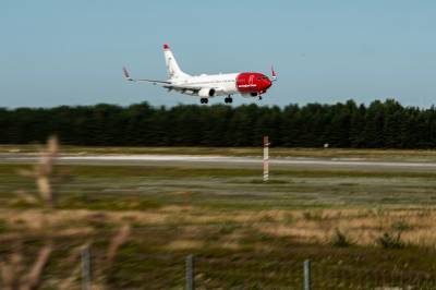 Oljeprisene fører til at flyaksjene daler