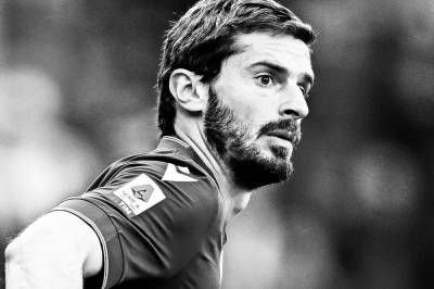 Den greske tidligere fotballspilleren Marios Oikonomou, som spilte i Bologna, Sampdoria og København, dør i en bilulykke, 33 år gammel