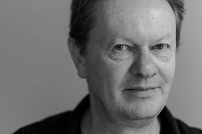 Ubehagelig og selvsikker romandebut