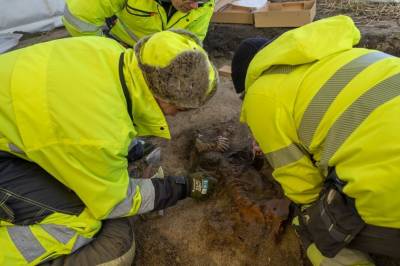 Kvinnegrav fra vikingtiden begeistrer arkeologene