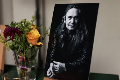 Disse kulturpersonlighetene mistet vi i 2025