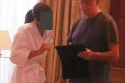 Politiet ransaker boligene til Pete Mandelson