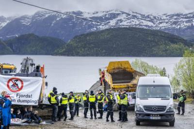 Om regjeringens tillatelse: - Grovt brudd