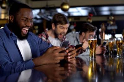 Hvorfor forutsier bookmakeralgoritmer valgresultater mer nøyaktig enn meningsmålere