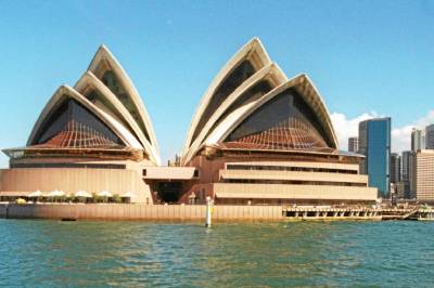 Hvor kommer arkitekten bak  operahuset i Sydney fra?