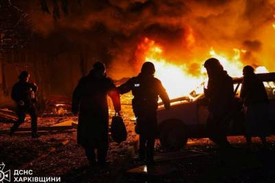 Boligblokk i Kharkiv truffet av droner – flere såret