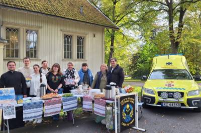 Donerer ambulanse til Ukraina