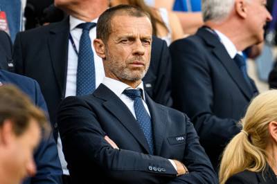 Aleksander Čeferin stiller ikke til valg som FIFA-president, men mener Infantino bør trekke seg