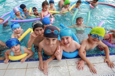 Svømmeopplæring for barn i Fredrikstad trues av kutt