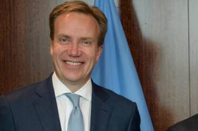 Børge Brende skrev under avtale i FN. Senere dro han hjem til Epstein.