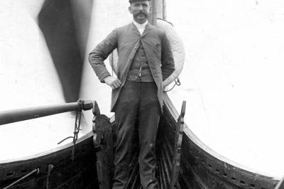 Rodde i åpen sjekte til New York i 1886