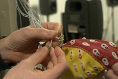 Når forskere måler hjerne­aktiviteten til flere samtidig, skjer det noe rart