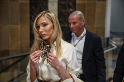 Nora Haukland ut mot norske medier – varsler rettslige skritt