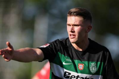 Raser mot egen klubb etter helomvending