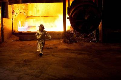 Bør vurdere å gå rettens vei mot EU-tollen