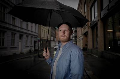 Én etter én må skribenter i gapestokken for KI-skriving. Har skammen noe for seg?