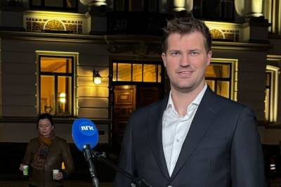 I kveld: Håkon Lie gir deg utesending fra rådhusplassen i Porsgrunn