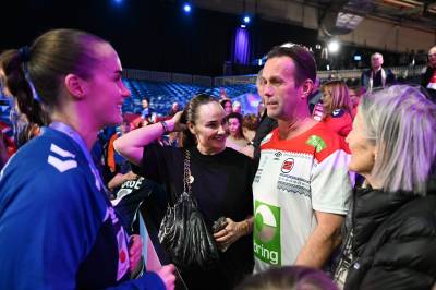 Pappa Deila feiret med gulljentene: – Vært veldig, veldig god