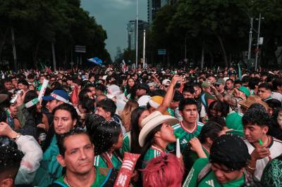 Fire personer døde under VM-feiring i Mexico by