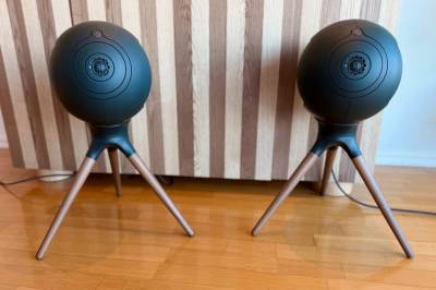 En høyttaler koster 42 000 kroner – vi har testet begge