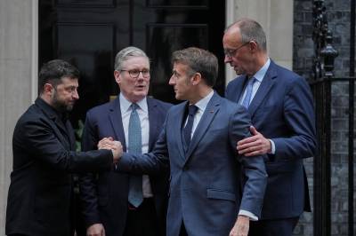 Macron, Starmer og Merz skal møte Zelenskyj i London