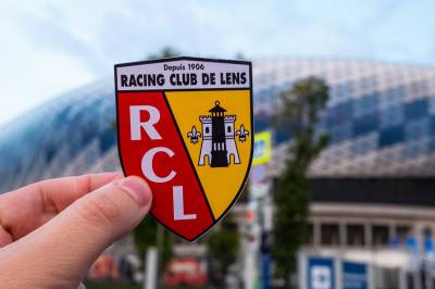 RC Lens ydmyker PSG i Trophée des Champions – 1–0 til tross for rødt kort