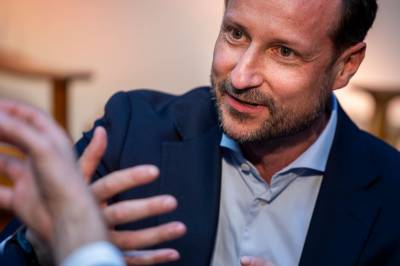 Selvfølgelig har kongefamilien makt