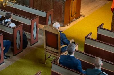 Bildet av kong Harald vekker oppsikt: – Ser stusslig ut
