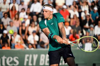 Davidovich Fokina etter å ha blitt forlatt av treneren midt under Roland Garros: 