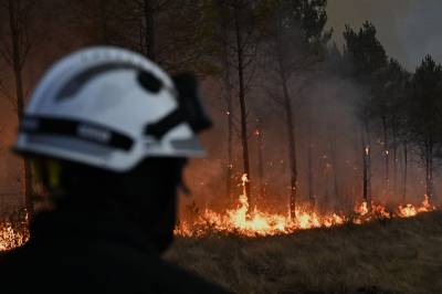 Over 325.000 evakuert fra skogbrannene