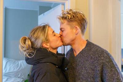 Reiste vekk i mange uker: – En heftig start på forholdet