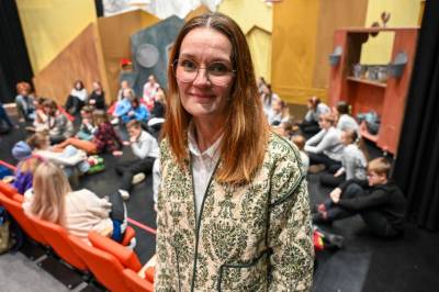 Fyrer løs med åtte forestillinger