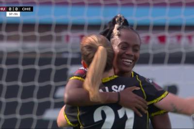 Melvine Malard med mål mot West Ham