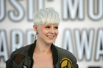 Flytter på Robyn-konsert på grunn av VM-kamp