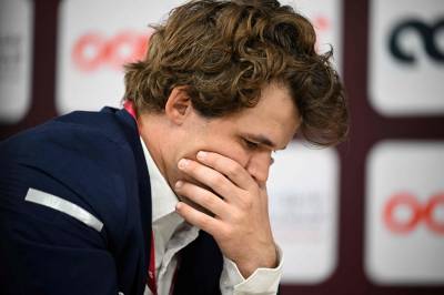 Magnus Carlsen tapte i lynsjakk-VM etter kjempetabbe